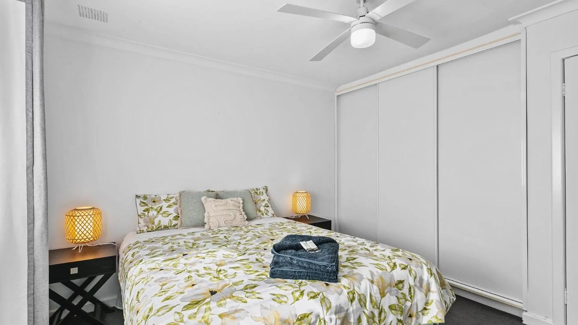 Malibu Apartments - פרת''