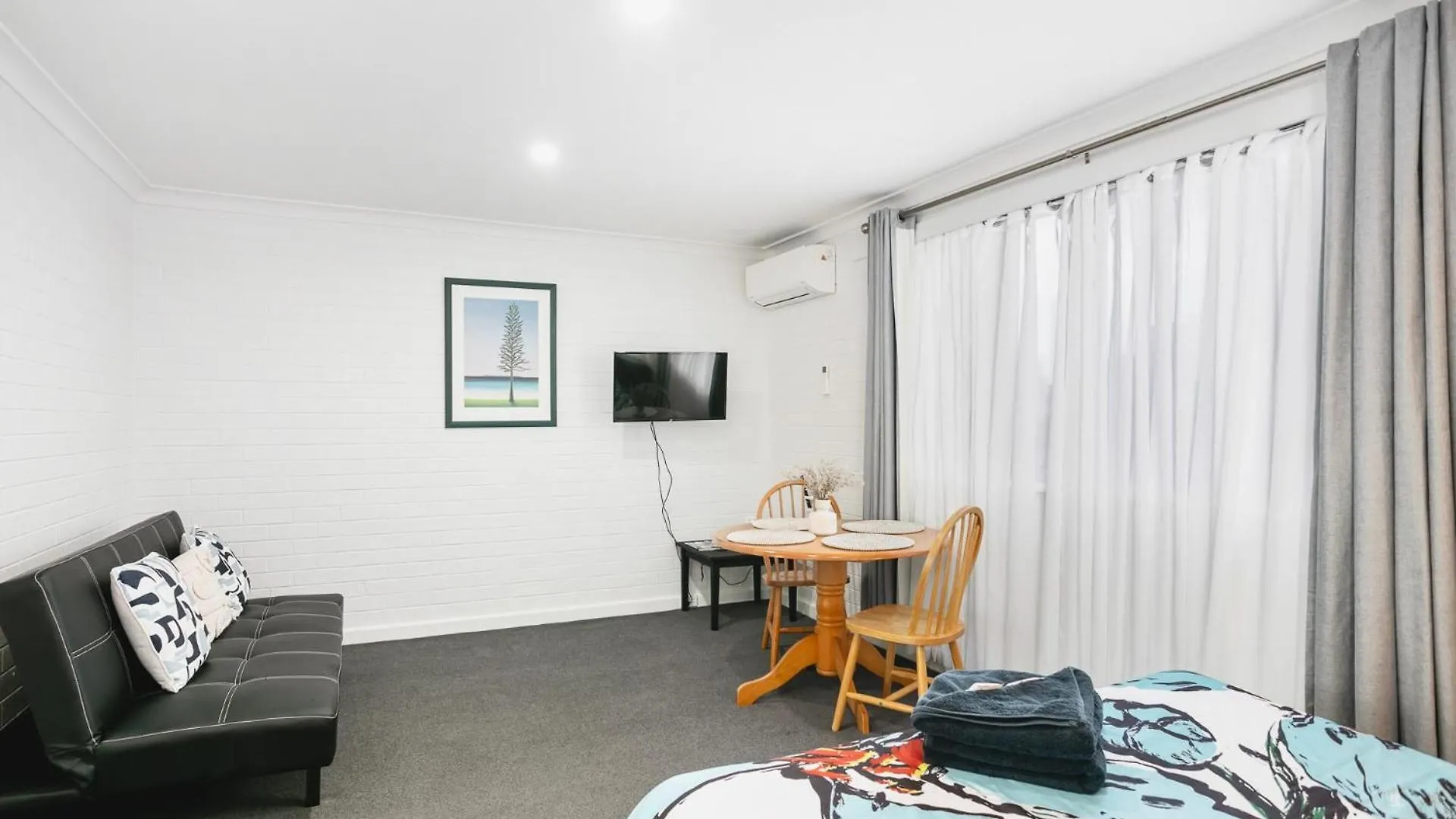 Malibu Apartments - Perth